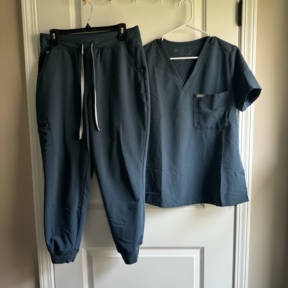 Figs Bundle - Catarina Top M, Zamora High Waisted L/P